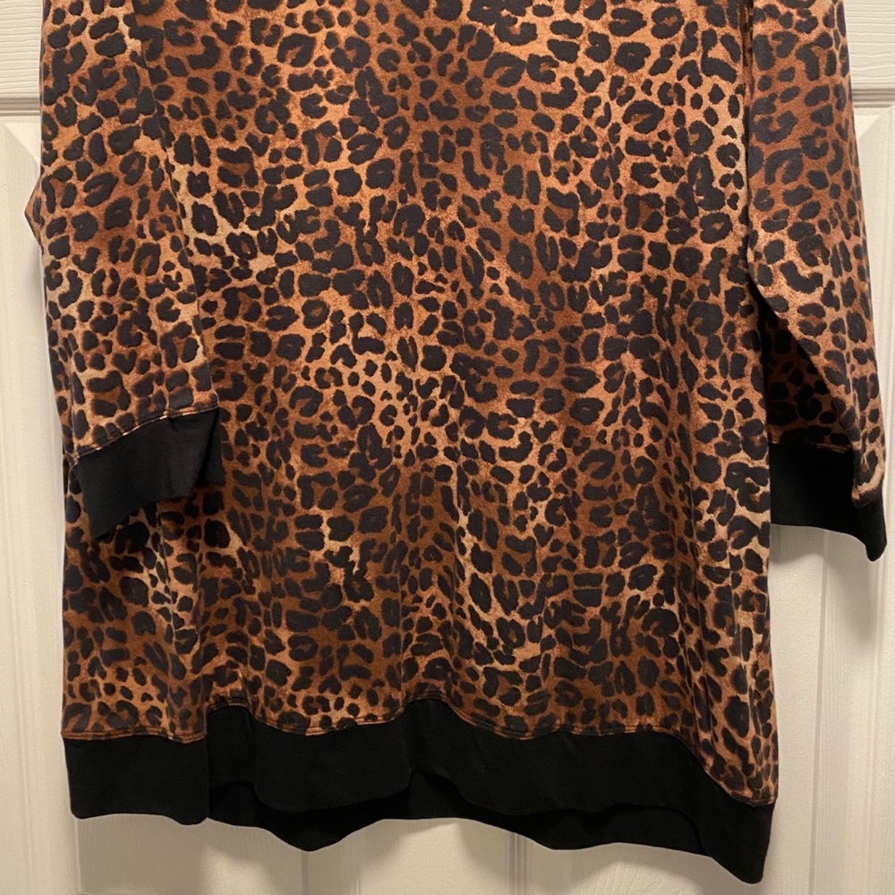 Torrid Leopard Print Top Size 2/2x - image 6